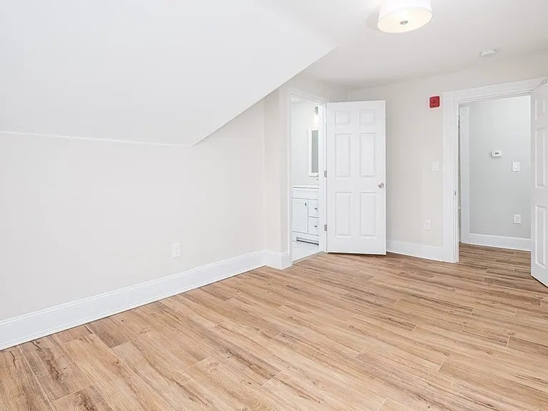 39 Perry St #3 — Photo 7