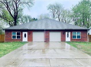 1013 N Pleasant St, Springdale, AR 72764