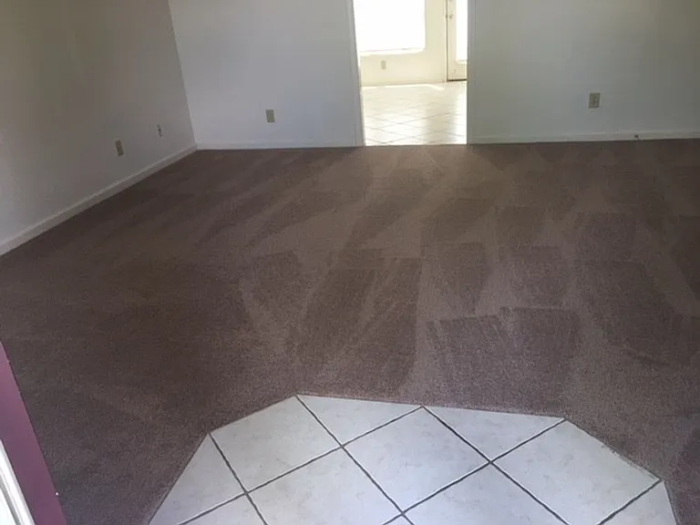 572 Hadlow St — Photo 2