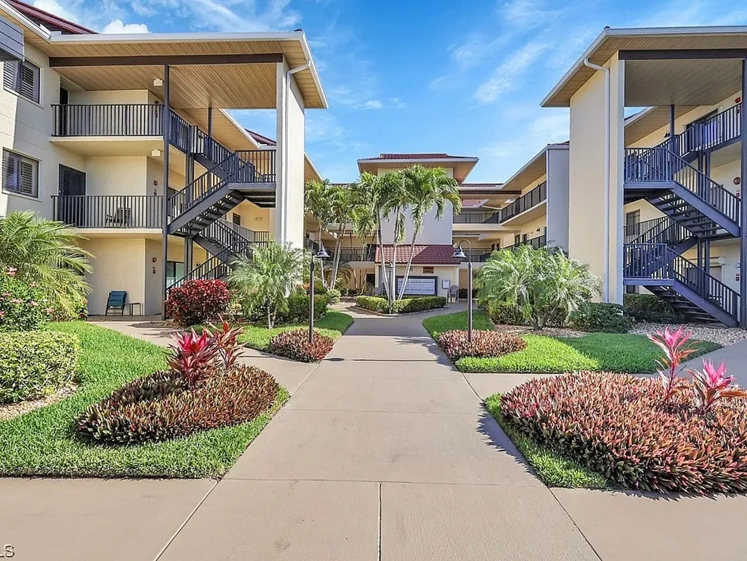 2 bed, 1050 sqft, $2,800 — Photo 4