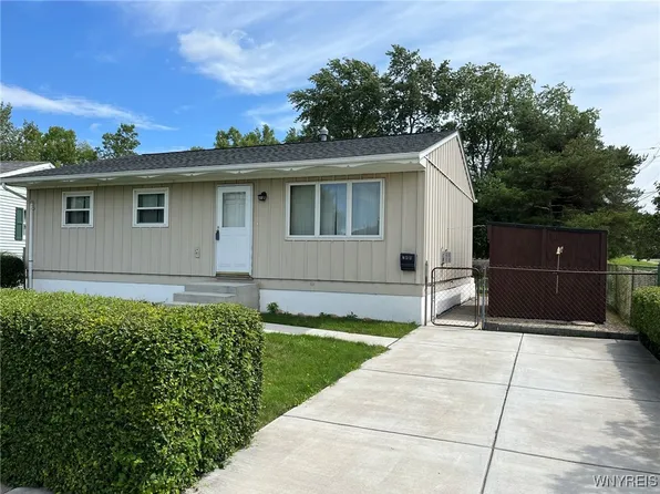 248 Maryknoll Dr, Lackawanna, NY 14218