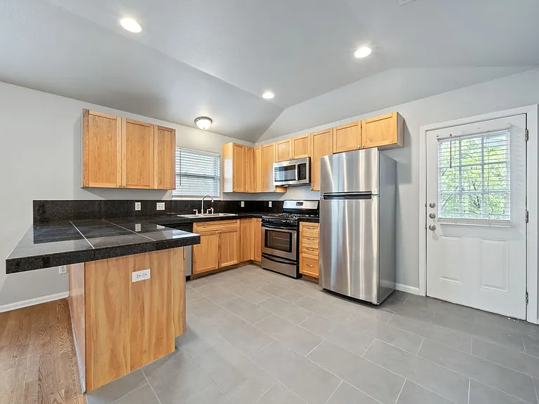 4612 Bennett Avenue — Photo 19