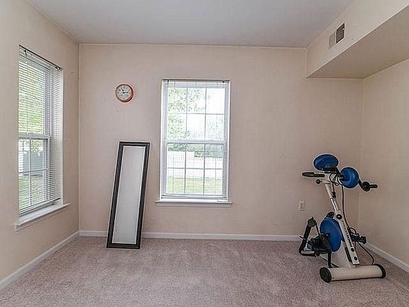 3rd image of 2828 S Knightsbridge Cir