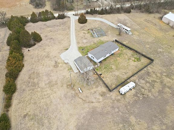 4th image of 1909 SW 90th St