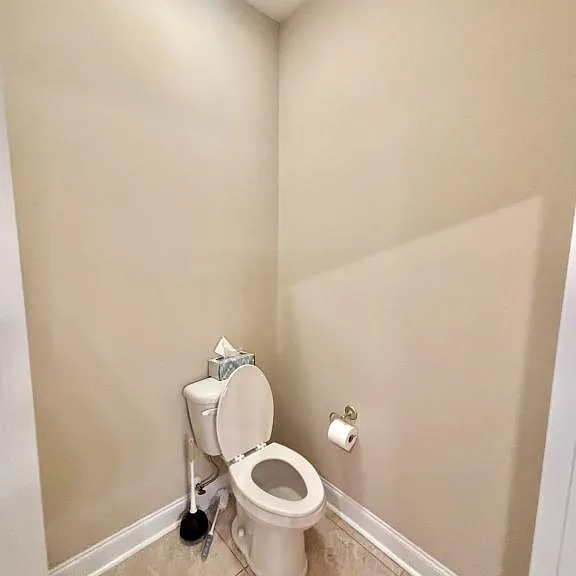 6008 Fish Hawk Ct — Photo 13