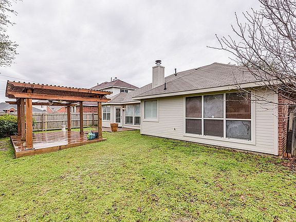 3rd image of 6511 Cove Hollow Dr
