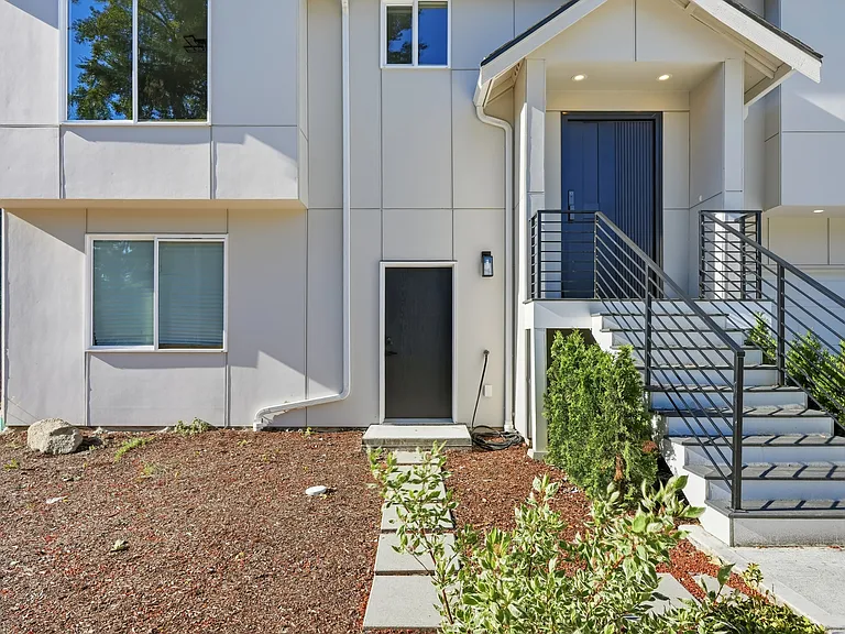 11225 4th Pl S #A — Photo 2