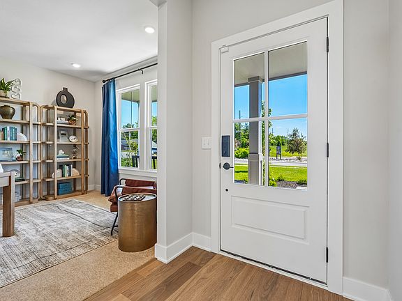 5th image of 459 Chester Ln