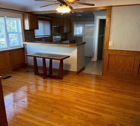 4th image of 1093 La Salle Ave