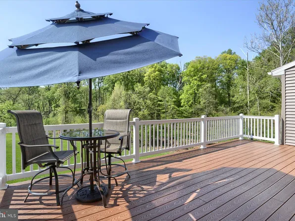 526 Brook Shire Ct, Mechanicsburg, PA 17055