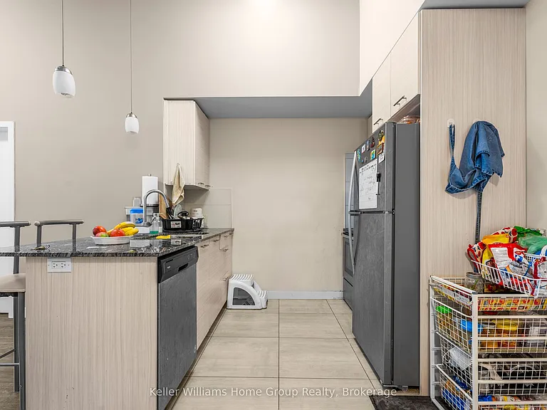 251 Hemlock St #109 — Photo 6
