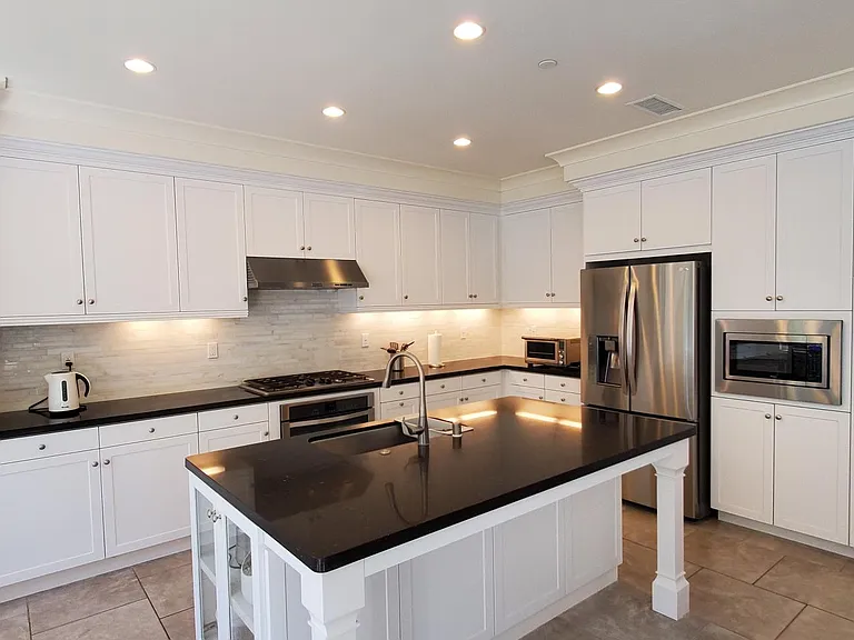 Modern Kitchen with Stainless Steel Appliances