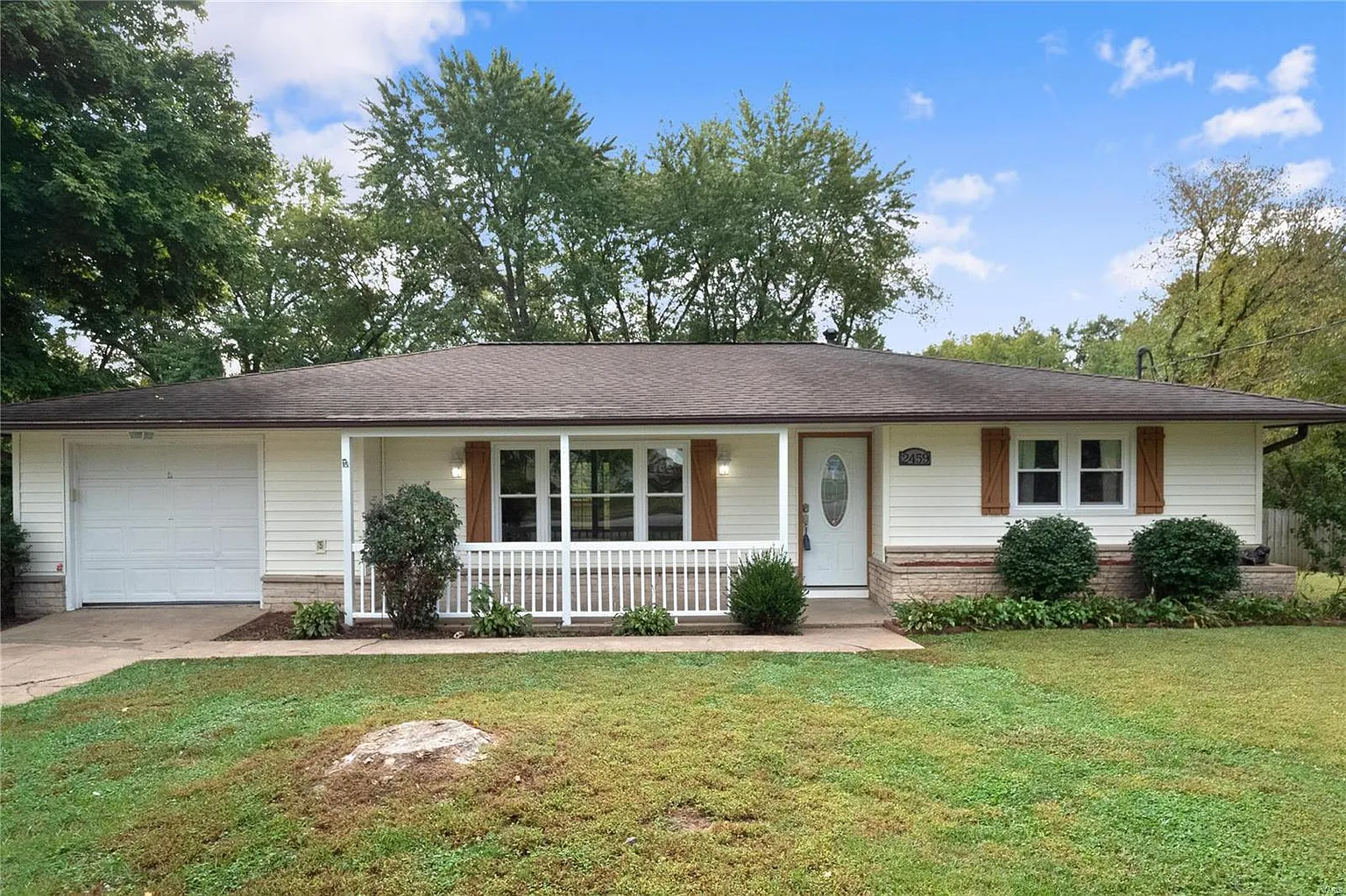 2459 Ridgecrest Dr photo 1