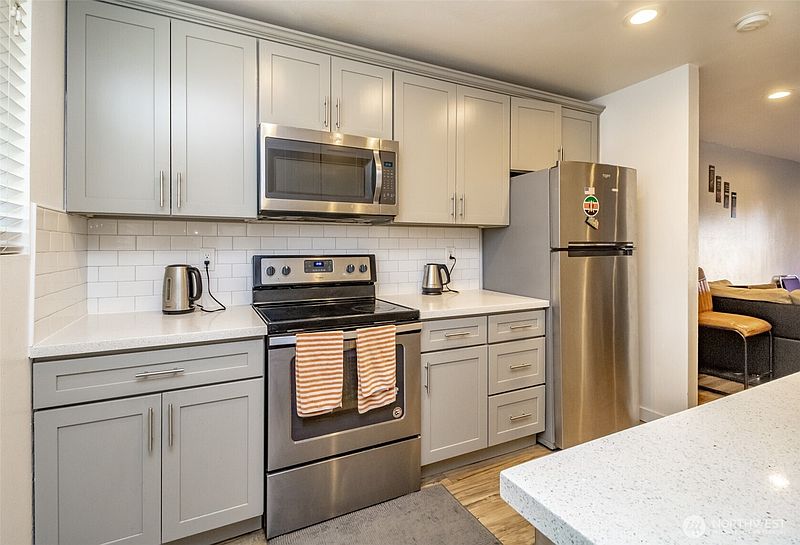 4th image of 12416 SE 272nd # C