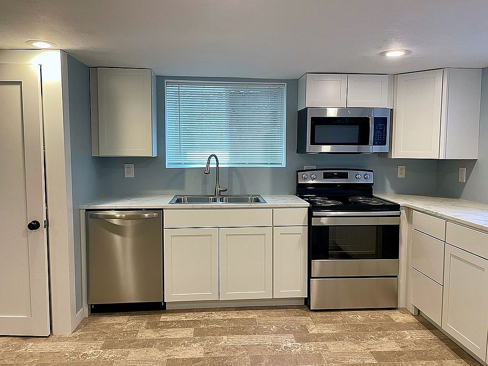 Kitchen - completely new!