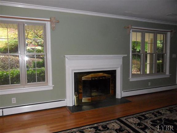 2nd image of 825 New Hampshire Ave