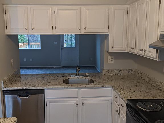 3rd image of 41 Stillwood Cir