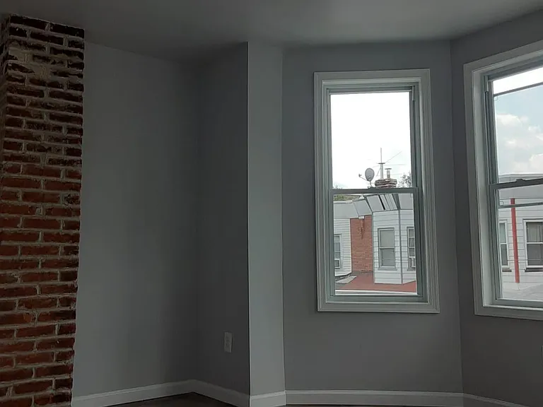 574 E Herman St — Photo 24
