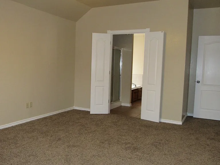 4424 NW Wolf Creek Blvd — Photo 11