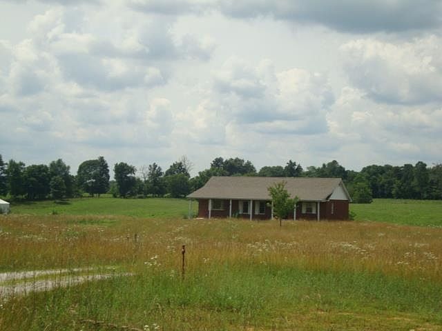 1st image of 270 Country Ln