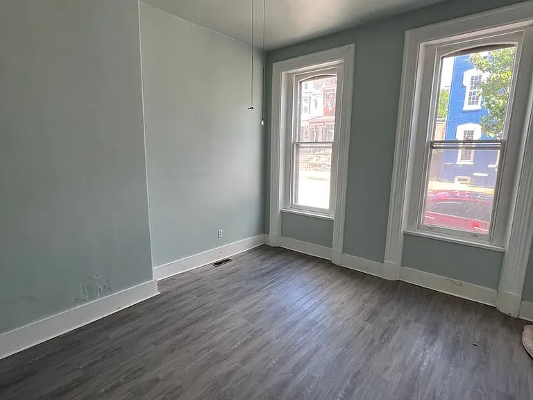 124 N 3rd — Photo 11