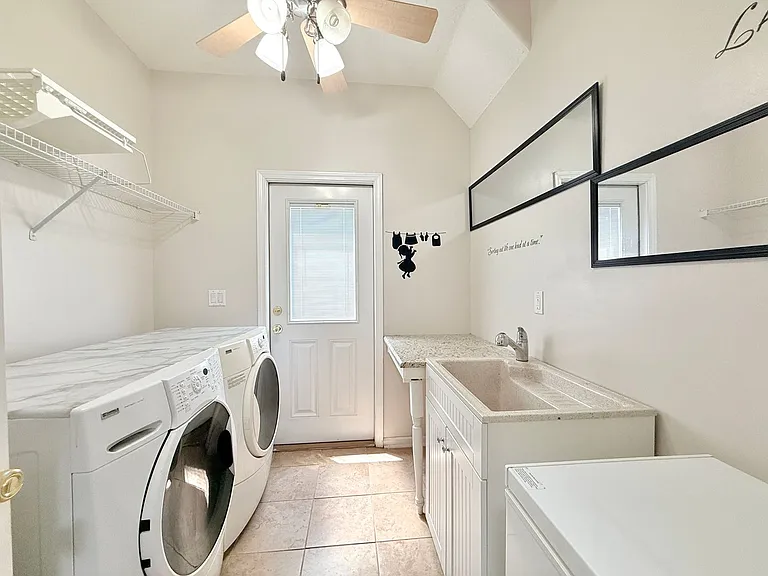 11288 Panther Creek Pkwy — Photo 19