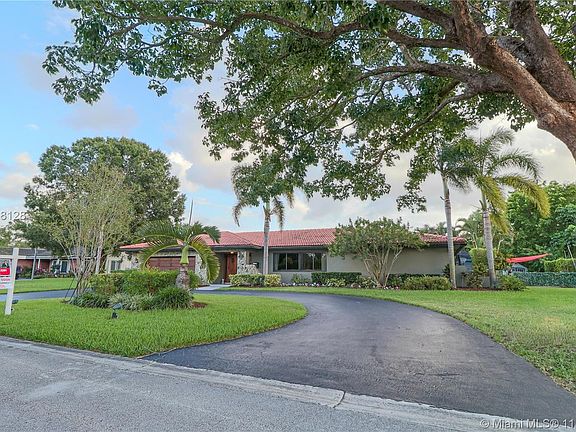 5th image of 8720 NW 32nd St