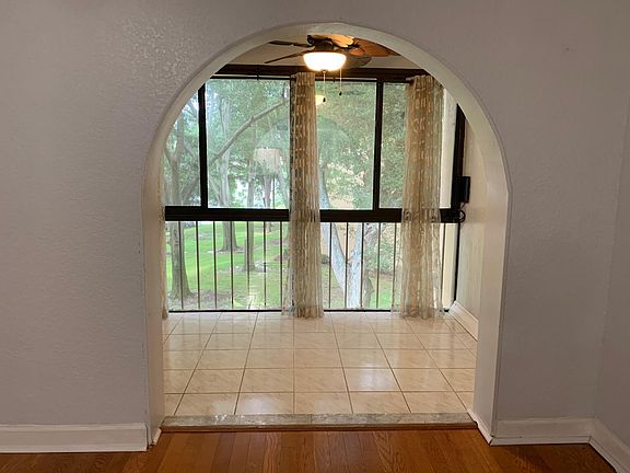 Beautifully arched opening onto enclosed patio