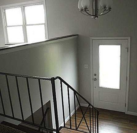 4th image of 225 Slayton St