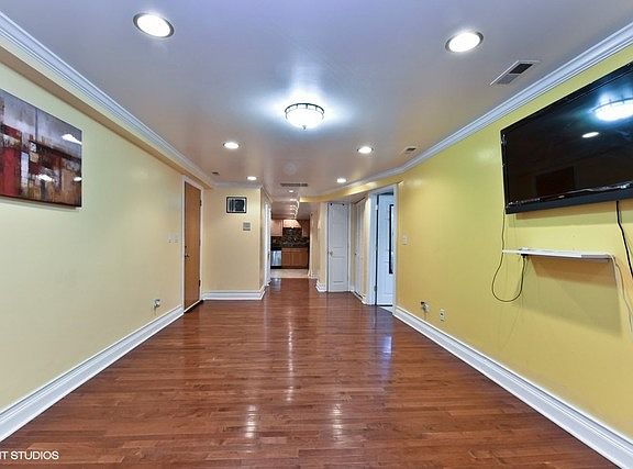 3rd image of 7359 S King Dr #G
