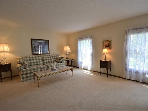 4th image of 29180 Pheasants Walk Dr