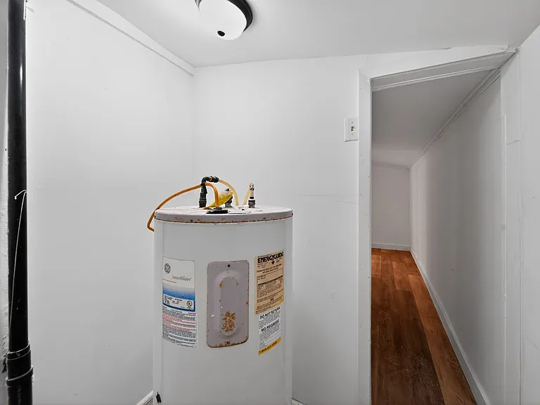 4205 Carroll Ave — Photo 11