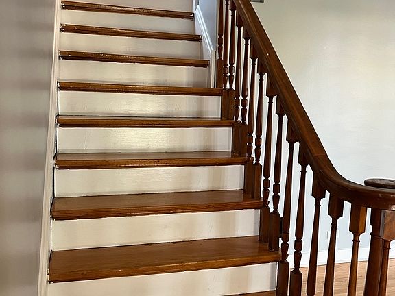 2nd image of 2614 Lombard Ave