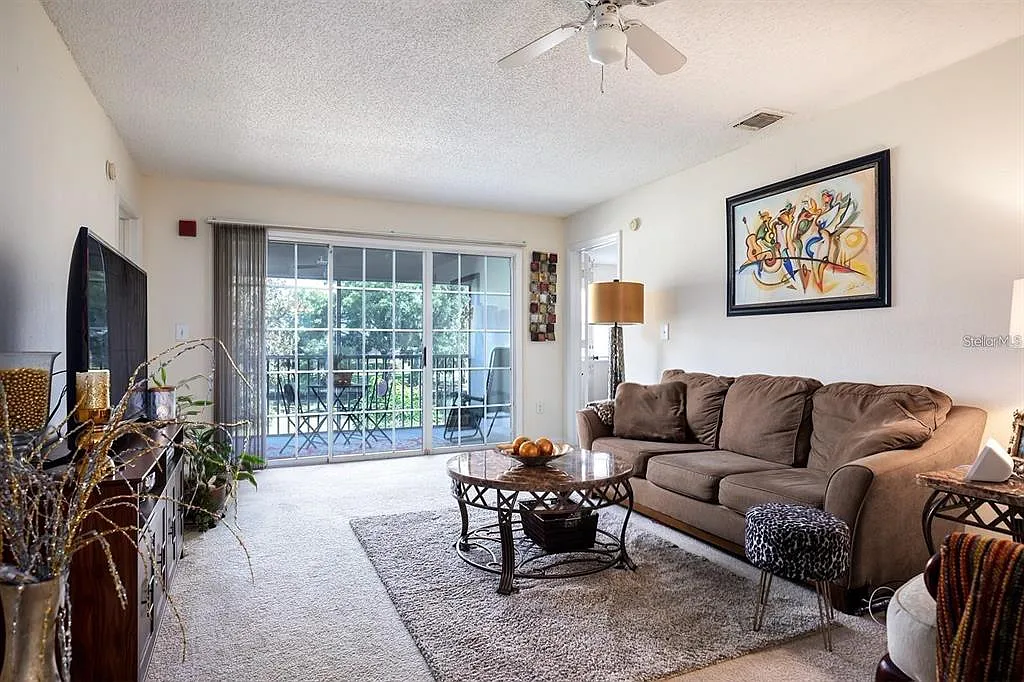 2 bed, 2.5 bath, 1365 sqft, $1,750 — Photo 3