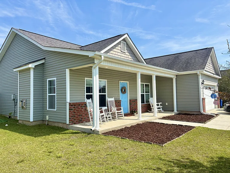 174 Moonstone Ct — Photo 3