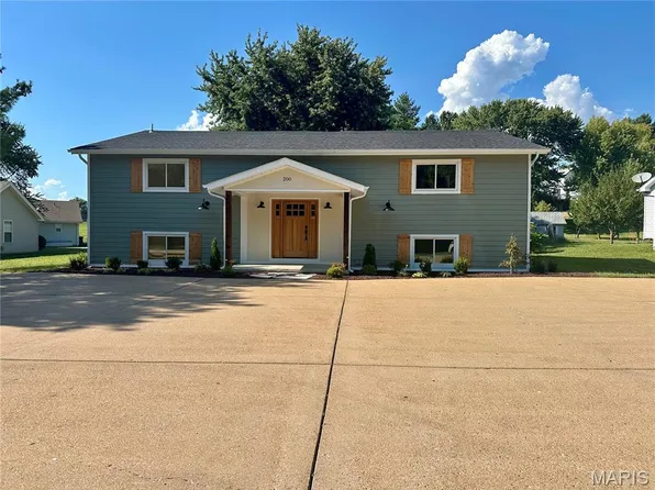 200 Park Charles Blvd S, Saint Peters, MO 63376