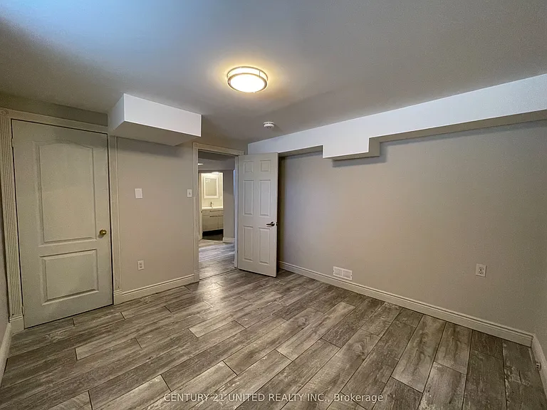 685 Armour Rd #LOWER — Photo 7