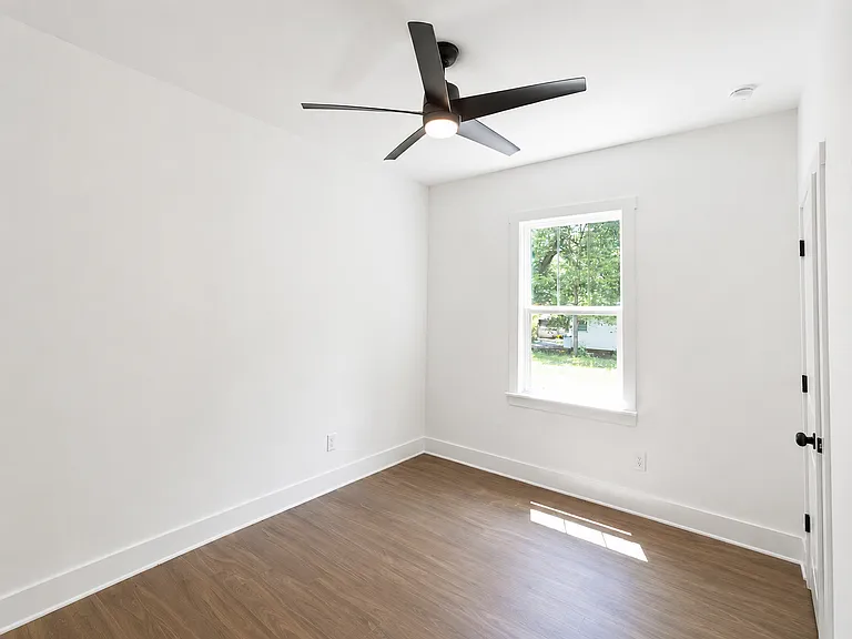 216 E Phifer St — Photo 10