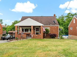 700 Edgewater Dr, West Mifflin, PA 15122