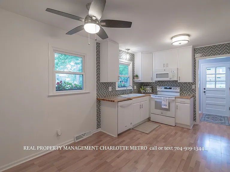 1059 Woodlake Ln — Photo 10