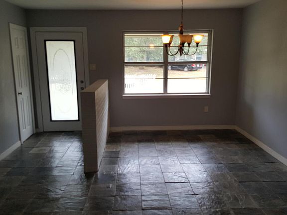 5th image of 380 Park Dr