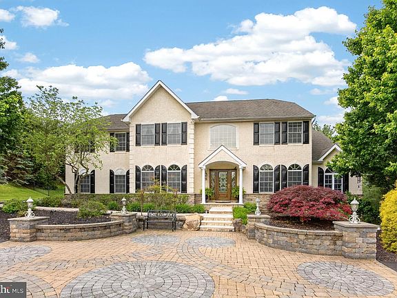 2nd image of 1001 Michael Ln