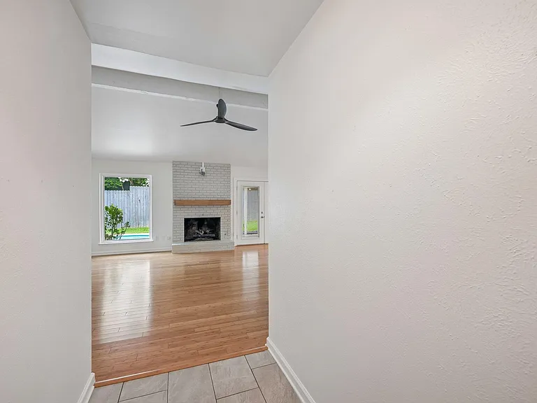 2717 Charlesworth Dr — Photo 7