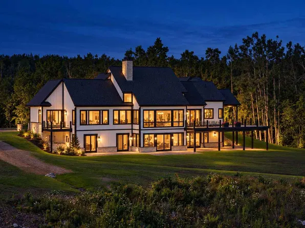 4712 Sunset View Ln, Petoskey, MI 49770