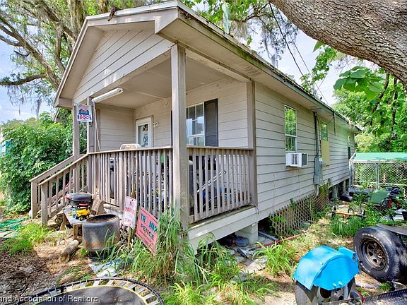 3rd image of 1902 Orange Blossom Ave