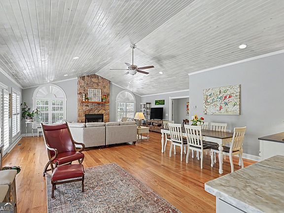 3rd image of 174 Bell Colony Rd