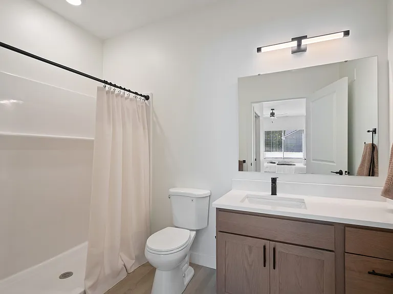 District Flats on Webster Street — Photo 13