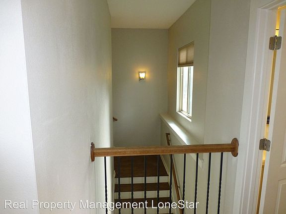 5th image of 1702 Taylor Gaines St #A