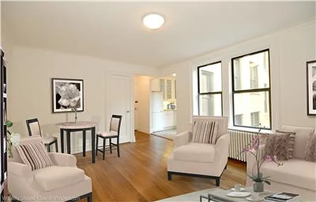 Sold by Buchbinder & Warren | media 1