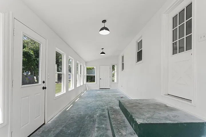 3276 Lombard St SW — Photo 22